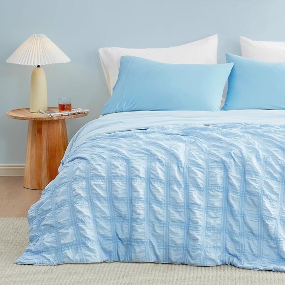 Cozy Bliss Cooling Comforter King Size Seersucker Plaid - Picture 2 of 5